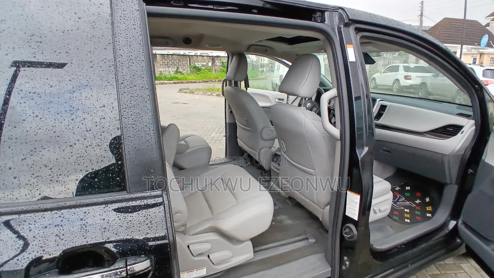 Toyota Sienna XLE 8 Passenger FWD 2020 Black