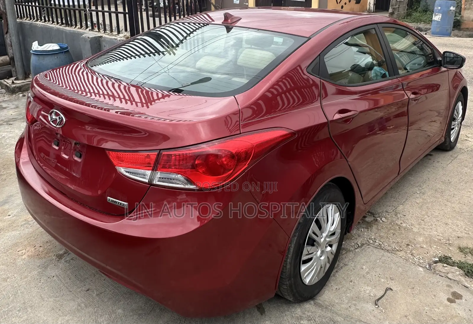 Hyundai Elantra Limited Sedan FWD (1.8L 4cyl 6A) 2013 Burgundy