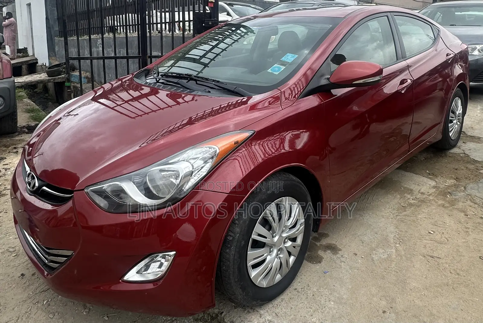 Hyundai Elantra Limited Sedan FWD (1.8L 4cyl 6A) 2013 Burgundy