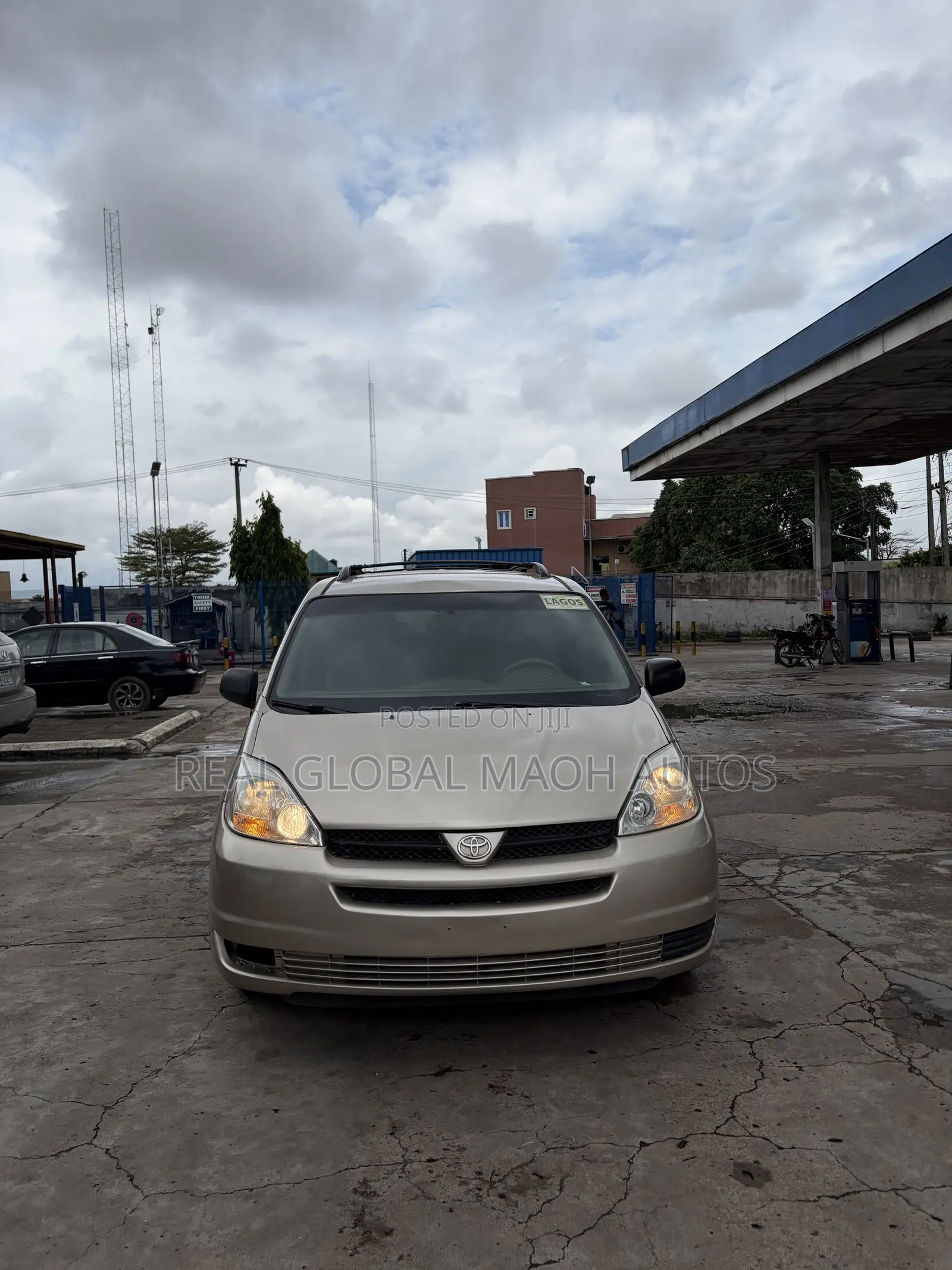 Toyota Sienna LE AWD 2005 Gold