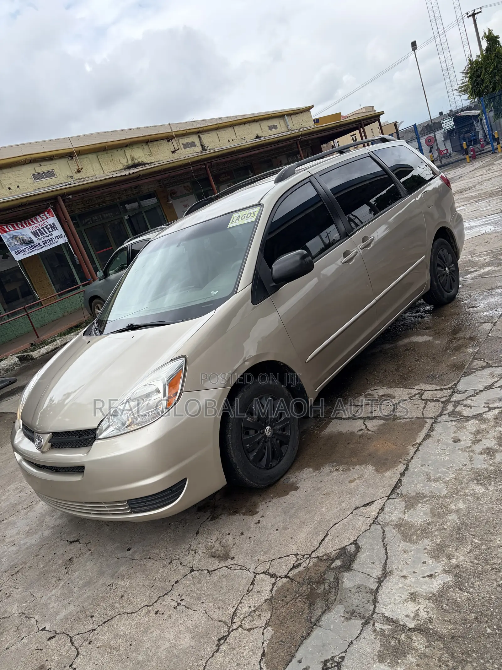 Toyota Sienna LE AWD 2005 Gold