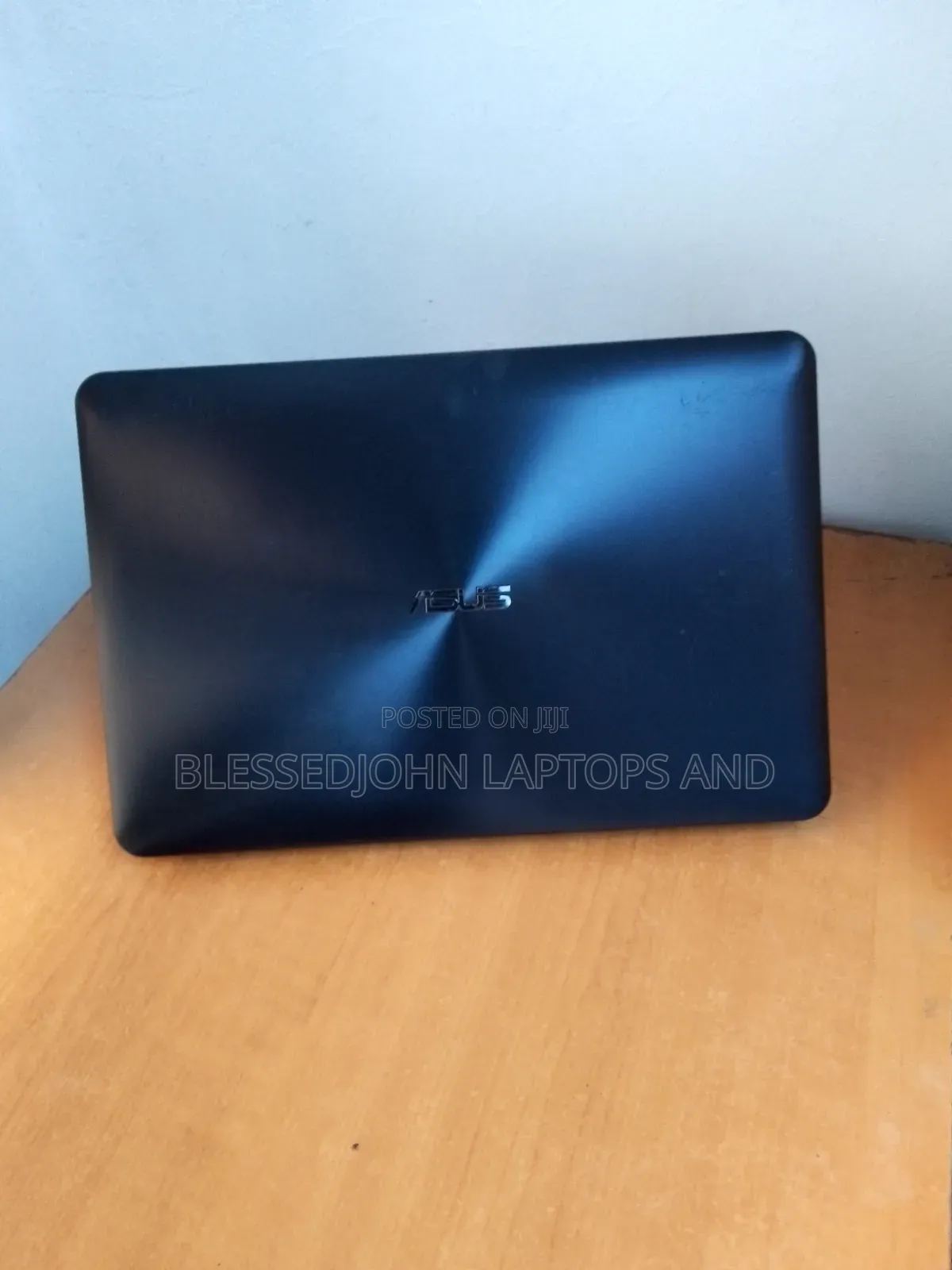 Laptop Asus X555LA 8GB Intel Core i5 HDD 1T