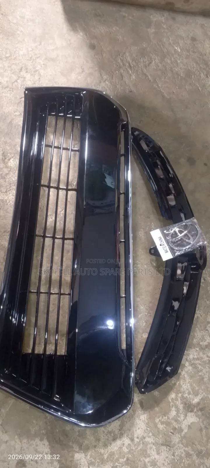 Up and Down Grill for Toyota Corolla 2014