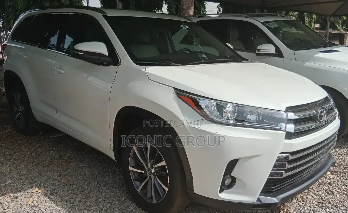 Toyota Highlander XLE 4x4 V6 (3.5L 6cyl 8A) 2018 White