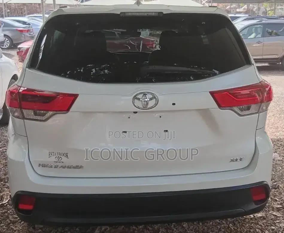 Toyota Highlander XLE 4x4 V6 (3.5L 6cyl 8A) 2018 White