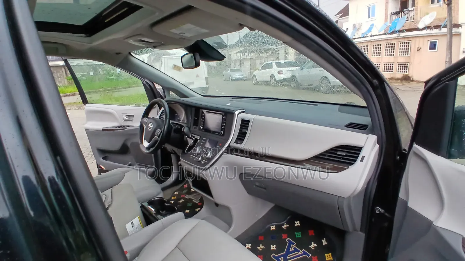 Toyota Sienna SE Premium 8 Passenger FWD 2020 Black
