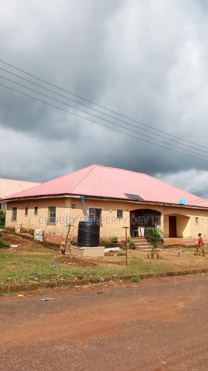 2bdrm Bungalow in Chubby Property, Umuahia for sale