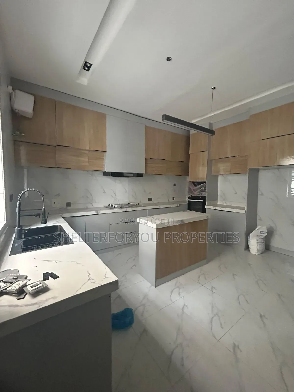 4bdrm Duplex in Lekki Expressway for rent