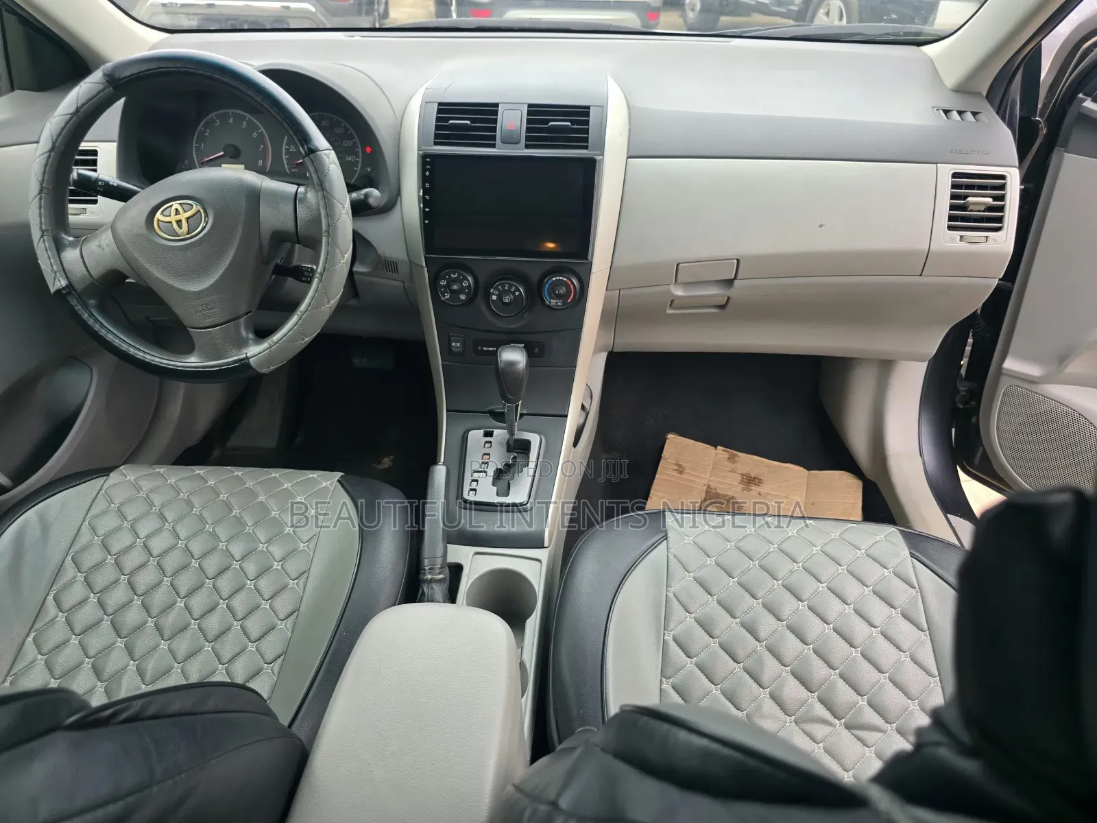 Toyota Corolla LE 4dr Sedan (1.8L 4cyl 4A) 2012 Gray
