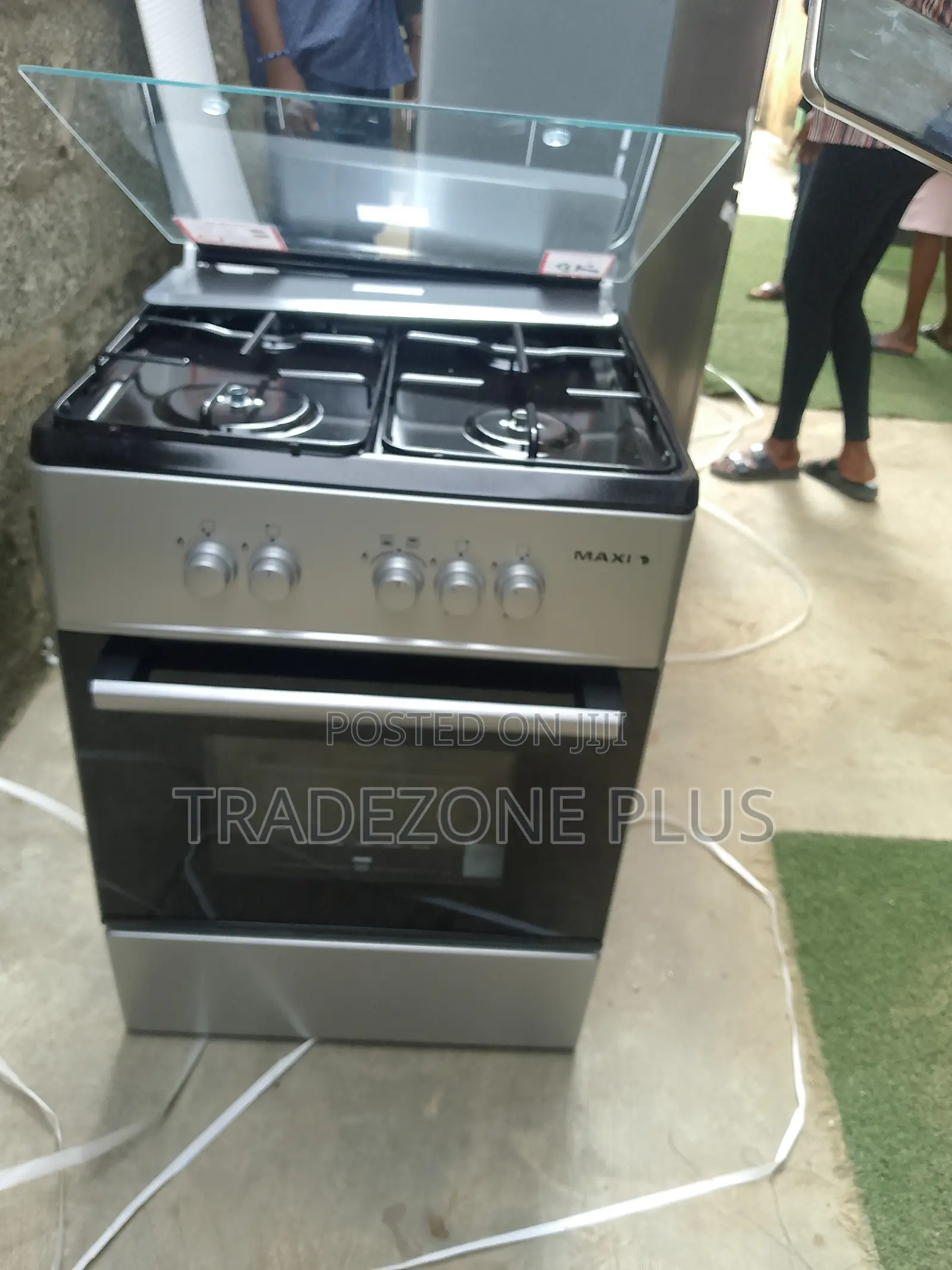 Get a Maxi 4-Burner Standing Cooker Today