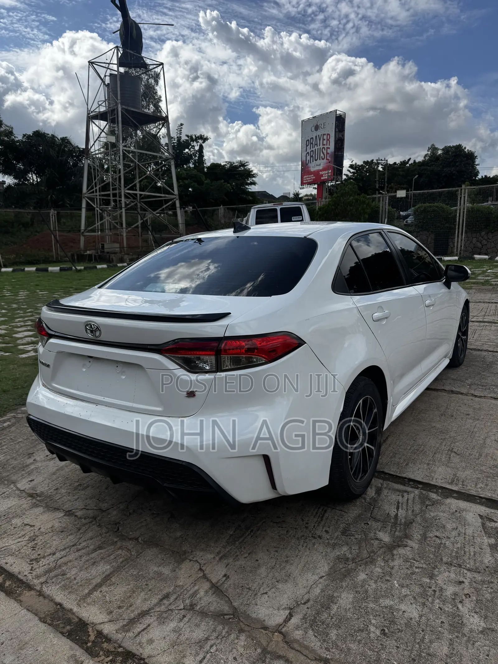 Toyota Corolla LE Eco (1.8L 4cyl 2A) 2019 White