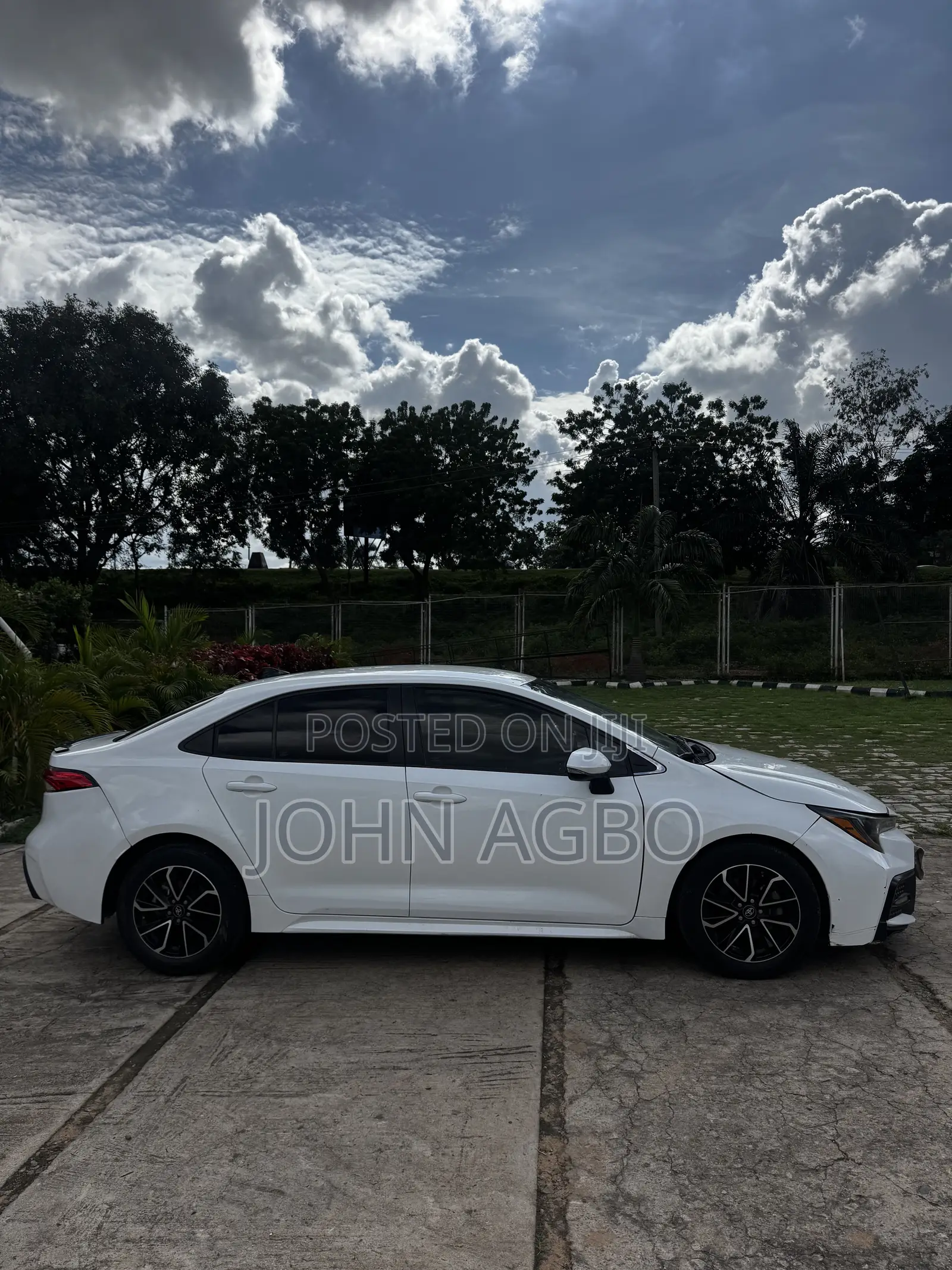 Toyota Corolla LE Eco (1.8L 4cyl 2A) 2019 White
