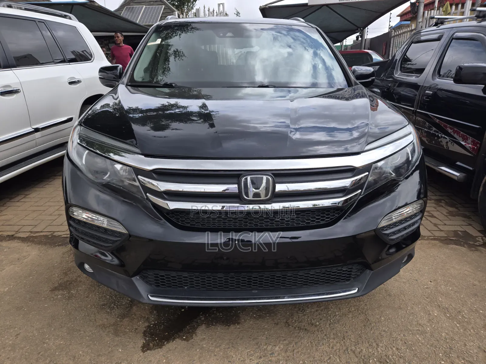 Honda Pilot Touring 4dr SUV 4WD (3.5L 6cyl 9A) 2017 Black