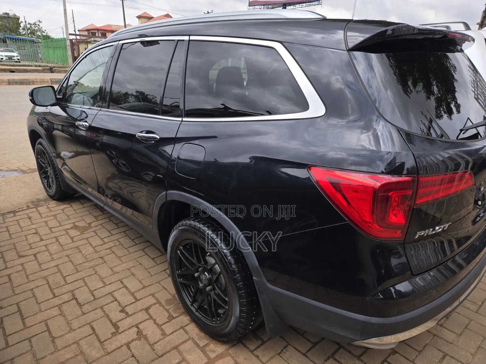 Honda Pilot Touring 4dr SUV 4WD (3.5L 6cyl 9A) 2017 Black