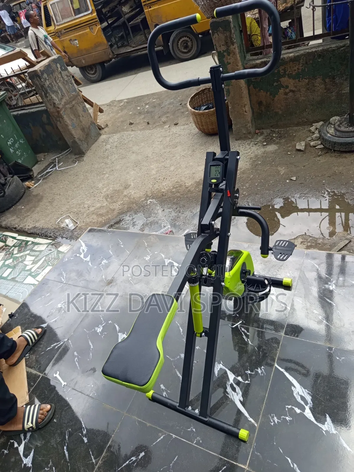 Squat Machine With Pedal