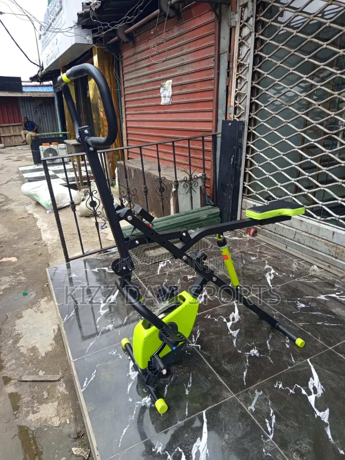 Squat Machine With Pedal
