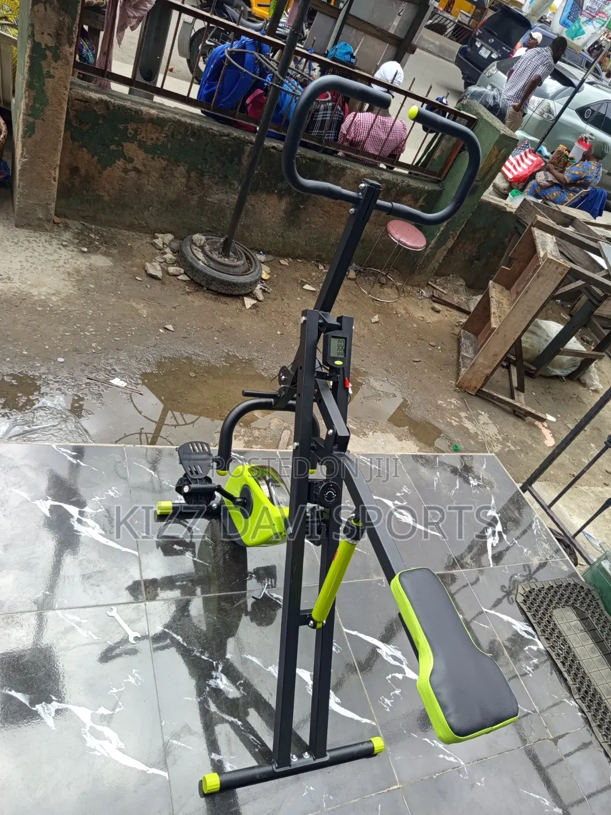 Squat Machine With Pedal