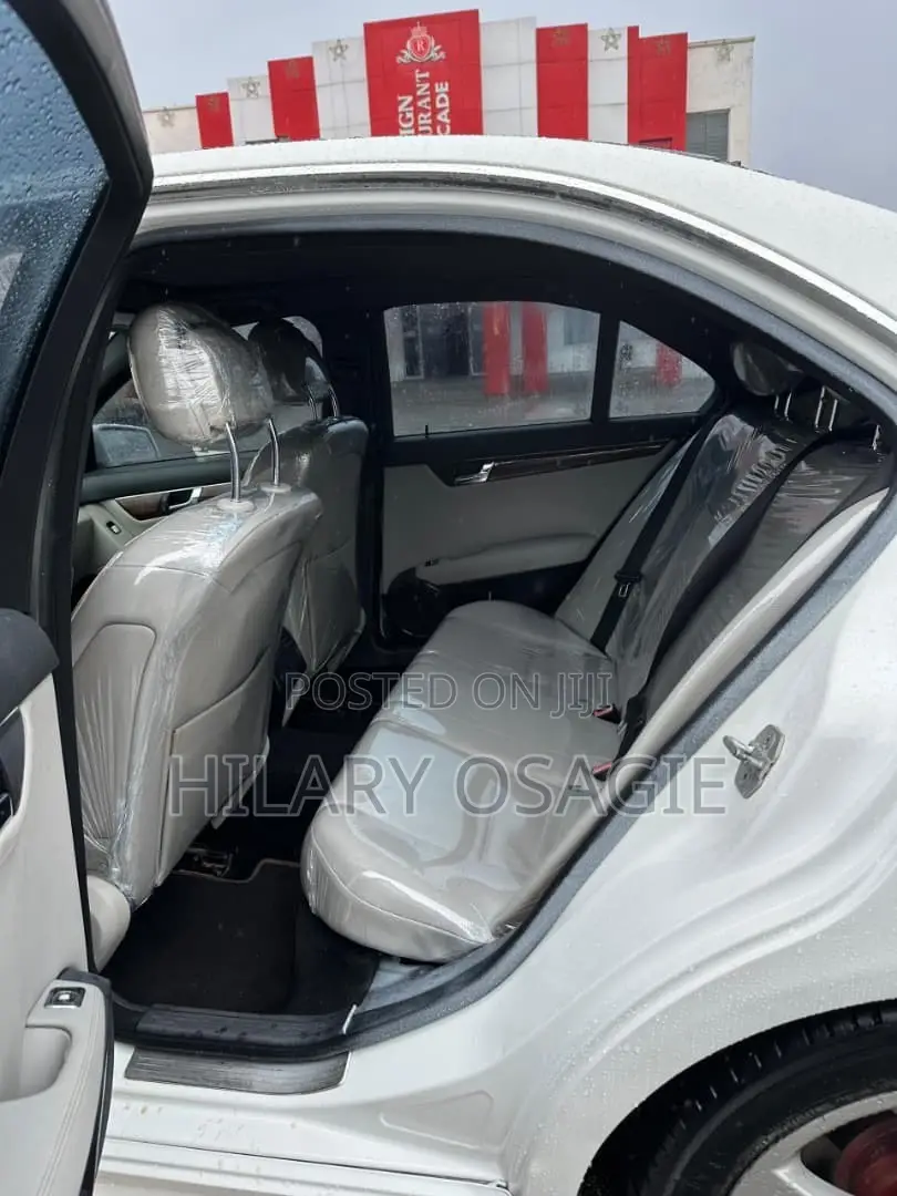 Mercedes-Benz C300 2007 White