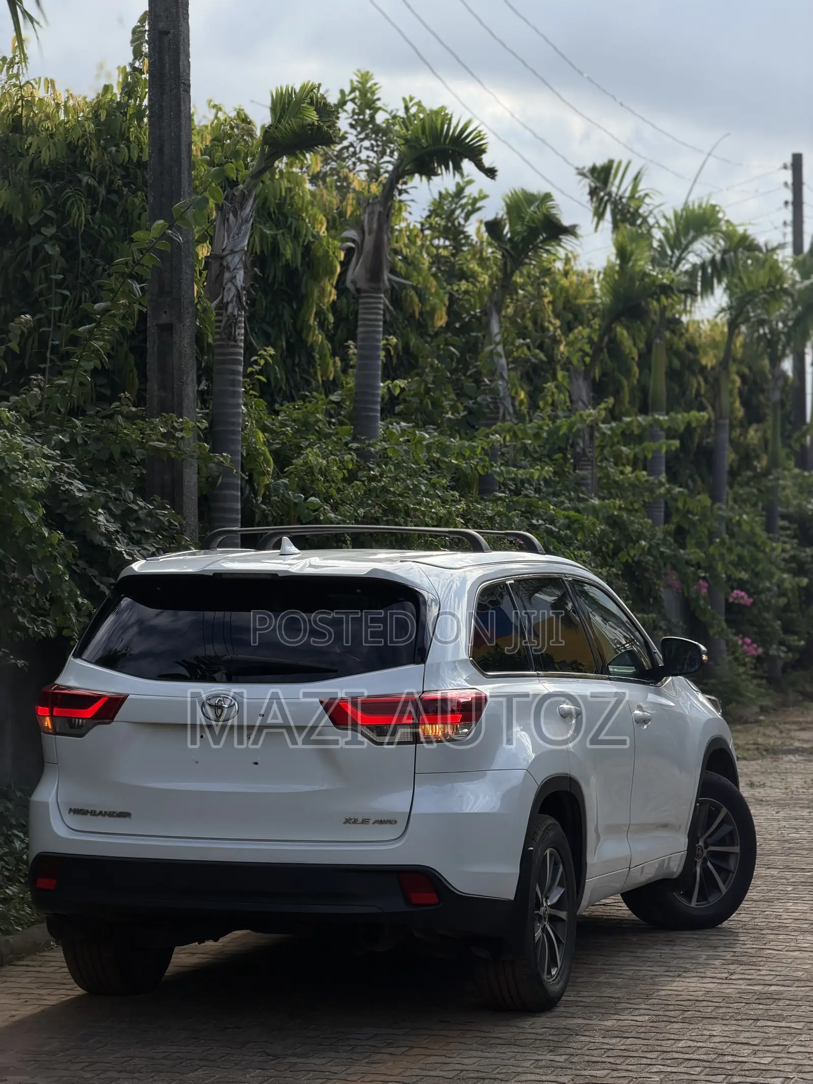Toyota Highlander XLE 2022 White