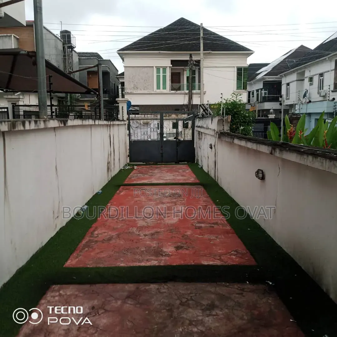 Furnished 4bdrm Duplex in Ikota Villa Estate for rent