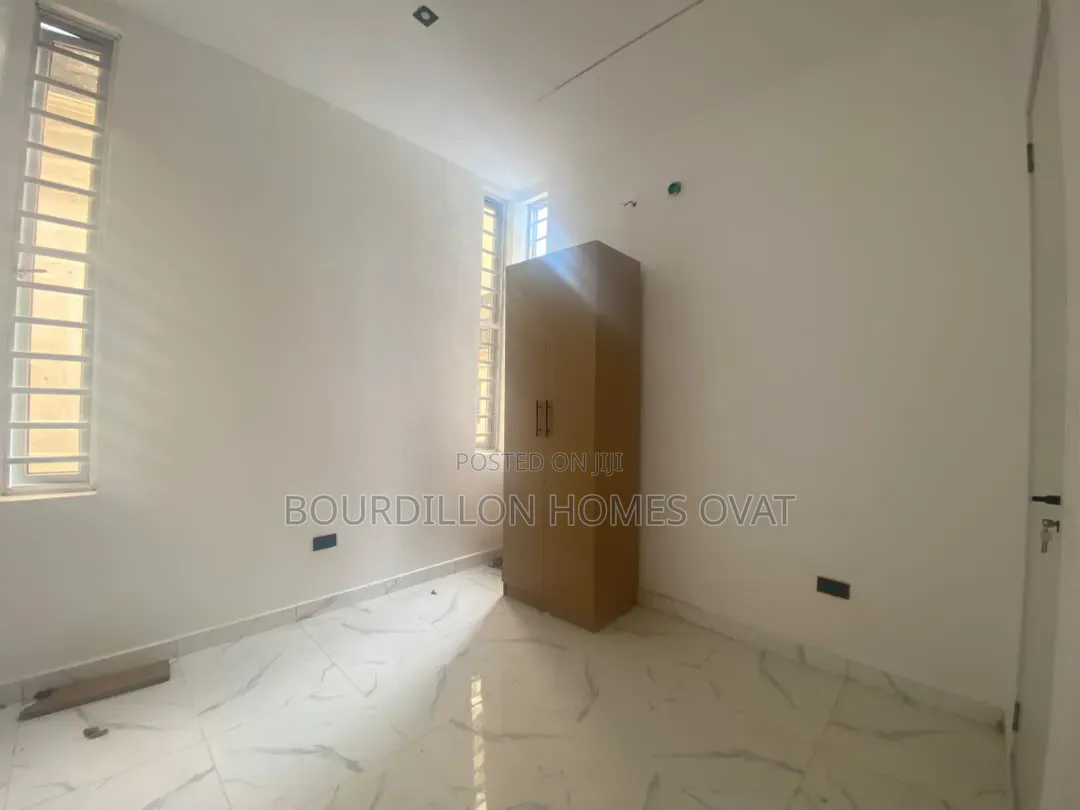 4bdrm Duplex in Ikota Villa Estate for rent