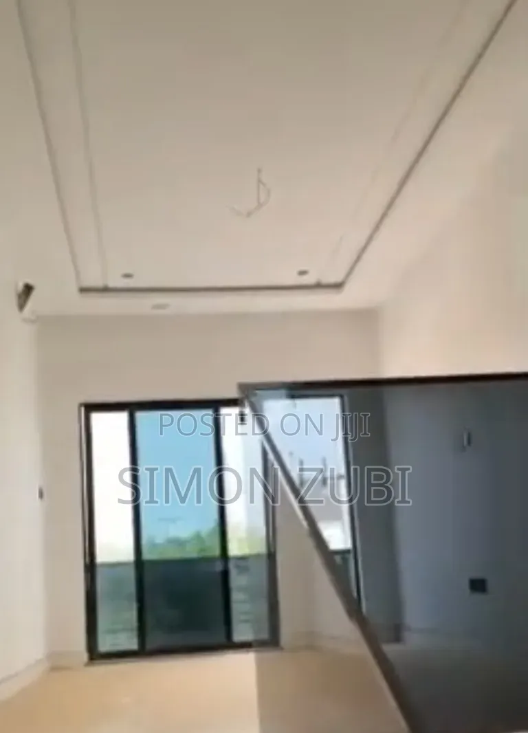 6bdrm Duplex in Kaura for sale