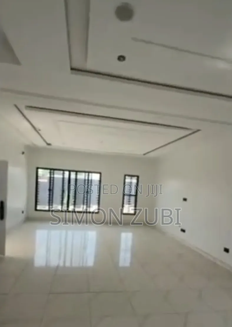 6bdrm Duplex in Kaura for sale