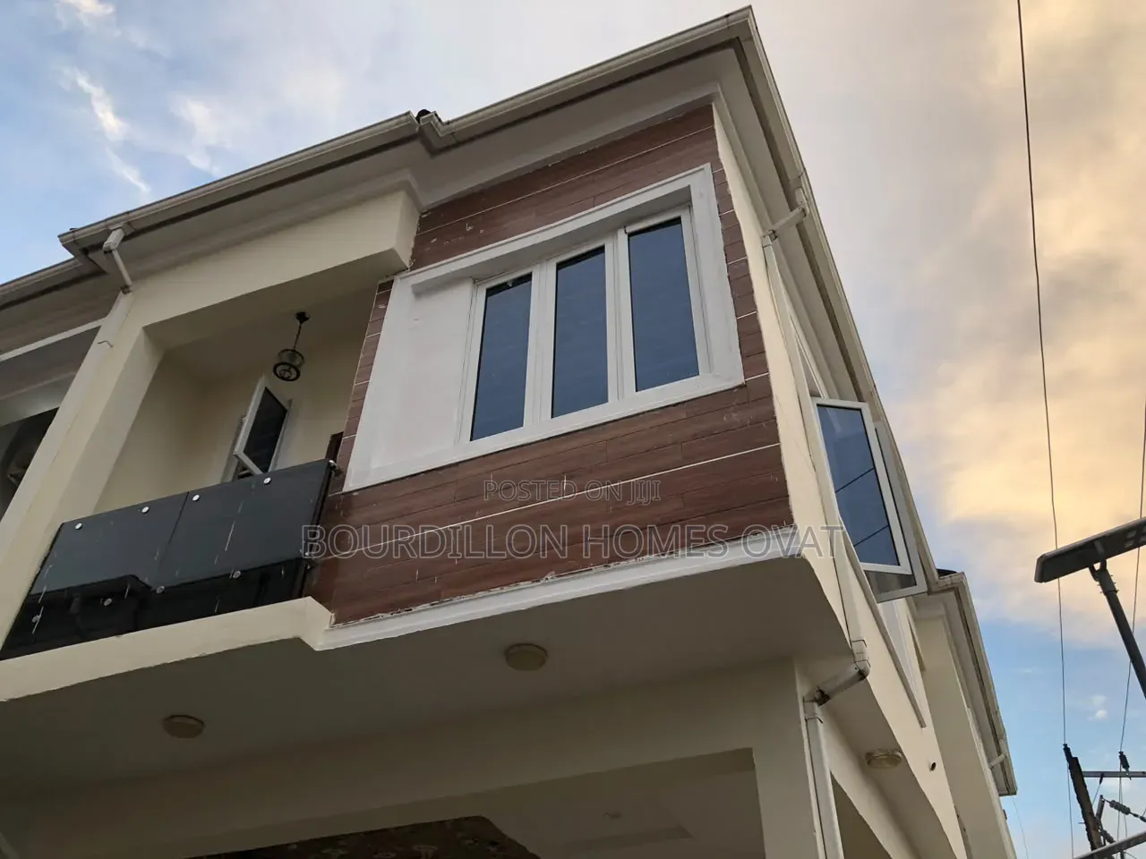 4bdrm Duplex in Harris Drive By Vgc for rent
