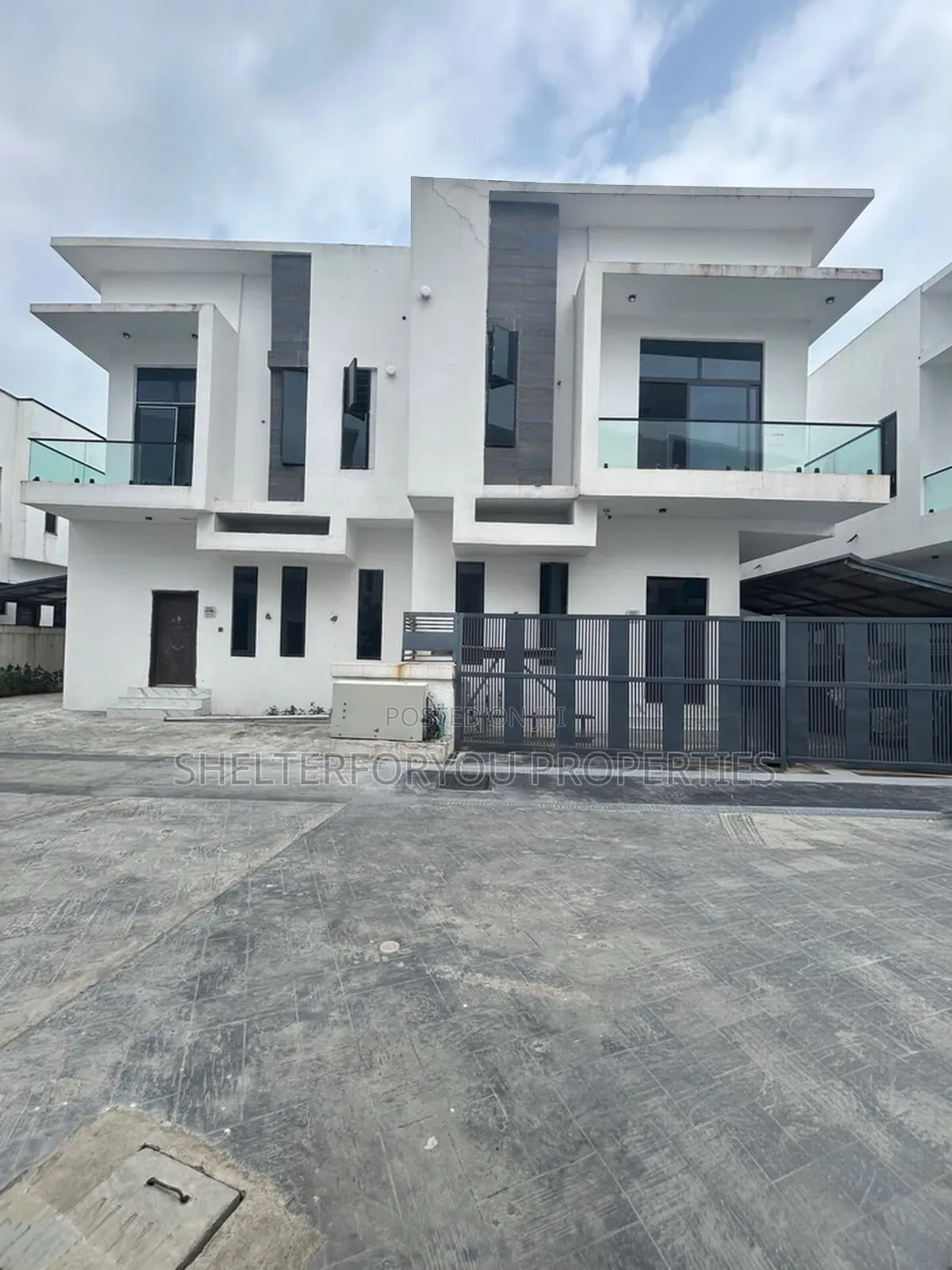 4bdrm Duplex in Lekki Expressway for sale