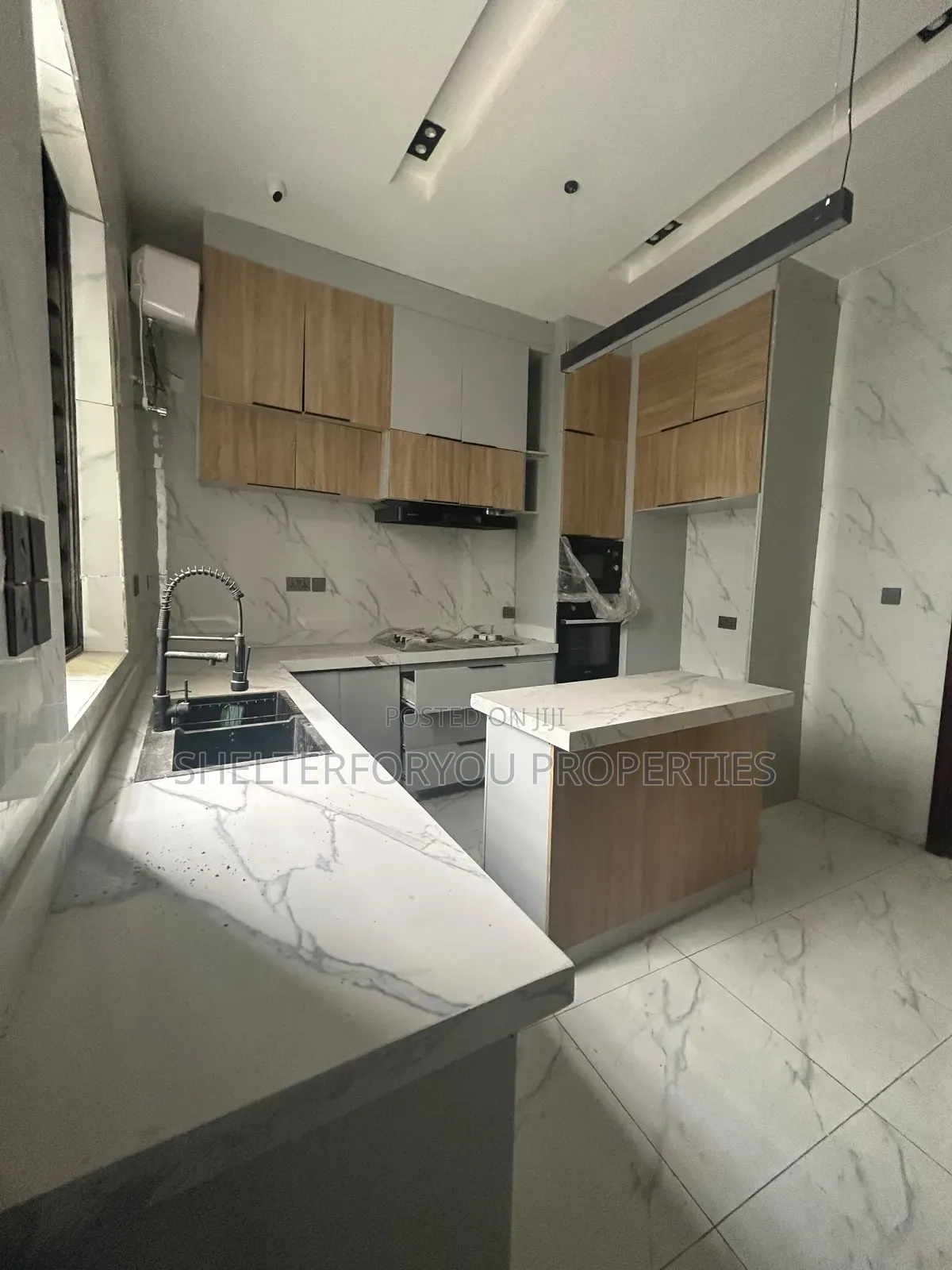 4bdrm Duplex in Lekki Expressway for sale