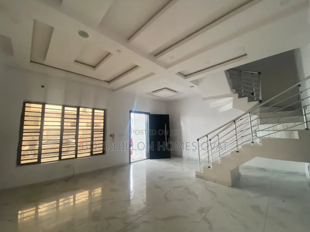 4bdrm Duplex in Ikota Villa Estate for rent
