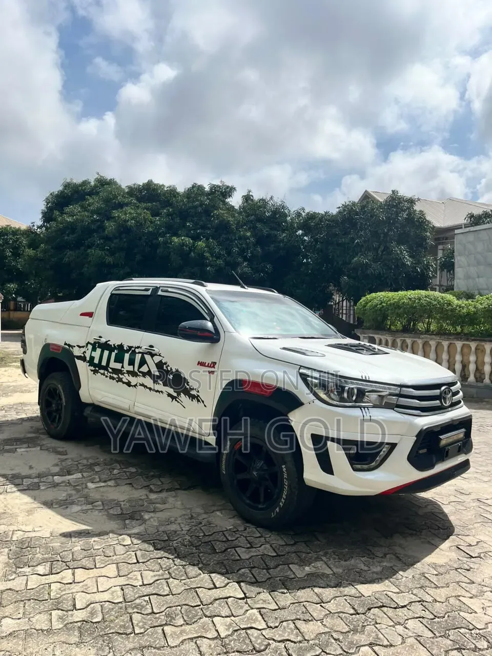 Toyota Hilux Revo Double Cab Petrol 2.7 RWD 2020 White