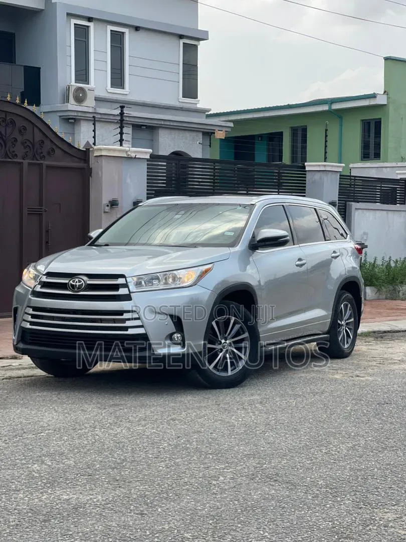 Toyota Highlander 2018 Silver