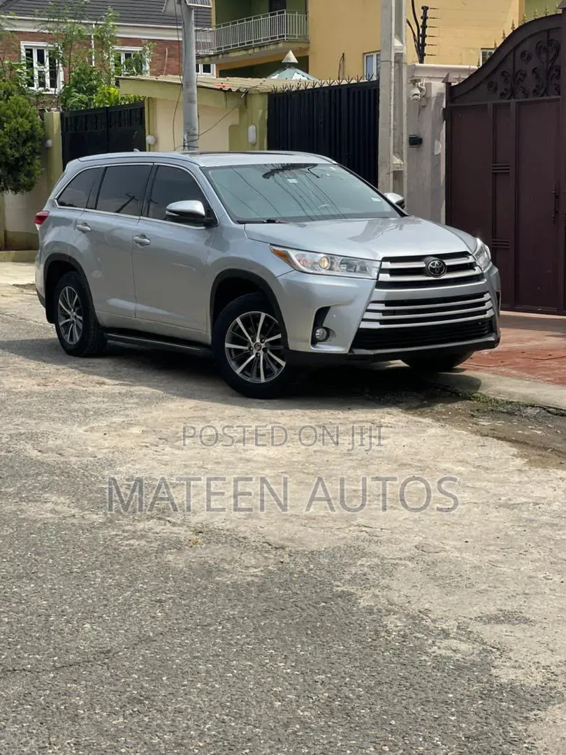Toyota Highlander 2018 Silver