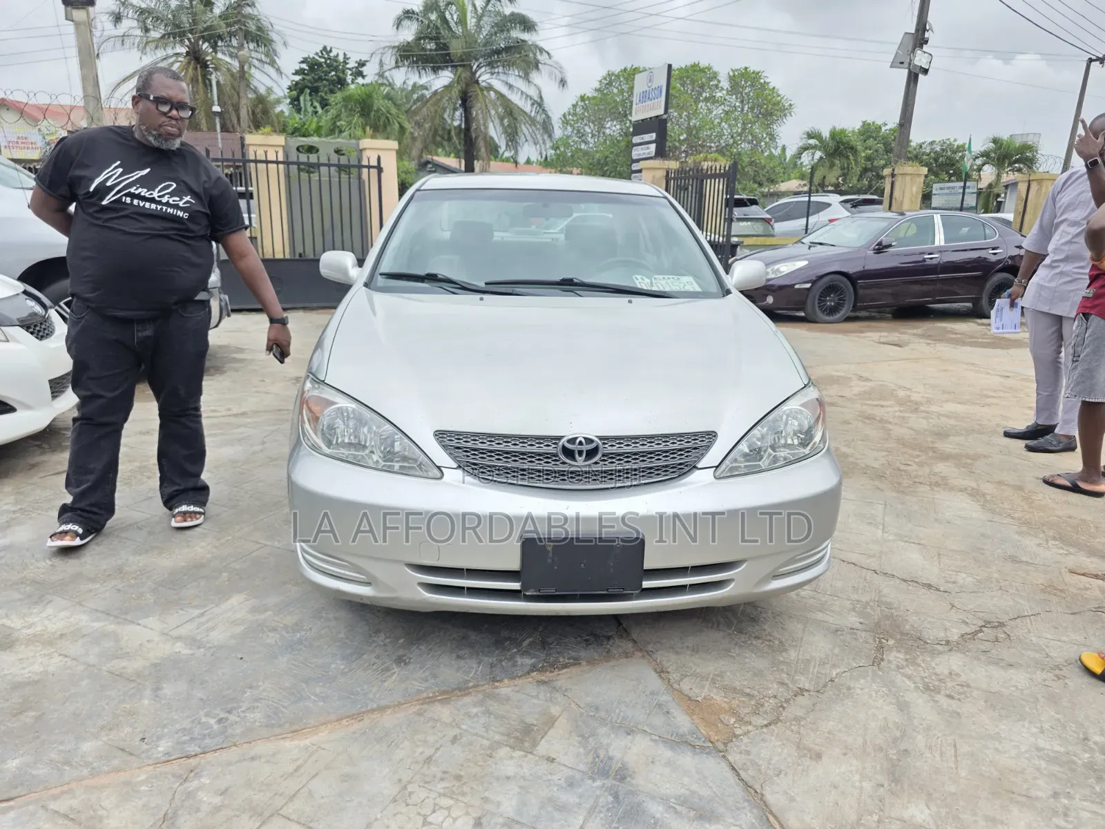 Toyota Camry LE V6 4dr Sedan (3.0L 6cyl 5A) 2004 Blue