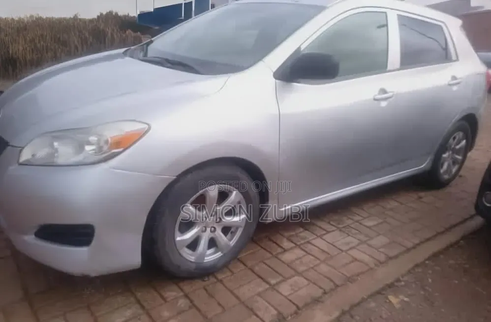 Toyota Matrix 2010 Silver