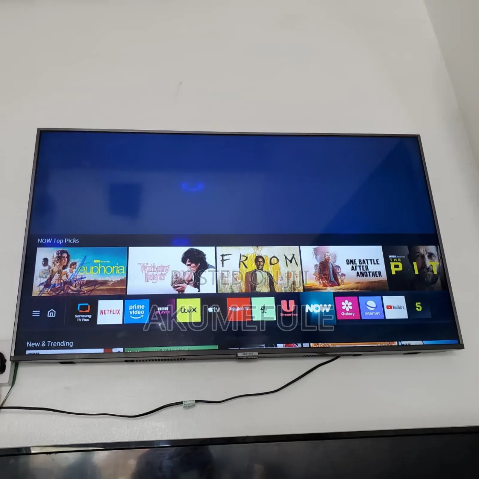 Samsung Smart TV 43 Inches Display With Free Netflix Account