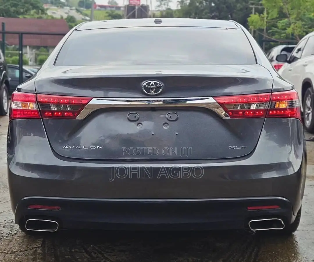 Toyota Avalon XLE Plus FWD Sedan (3.6L 6cyl 6A) 2016 Gray