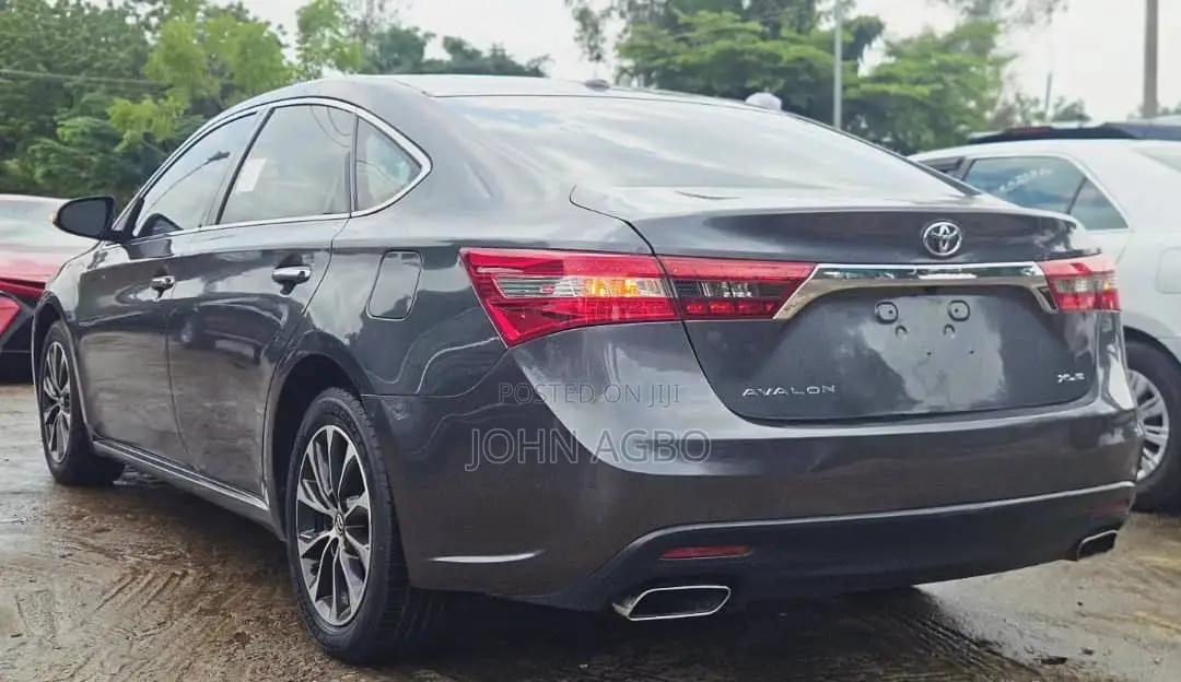 Toyota Avalon XLE Plus FWD Sedan (3.6L 6cyl 6A) 2016 Gray