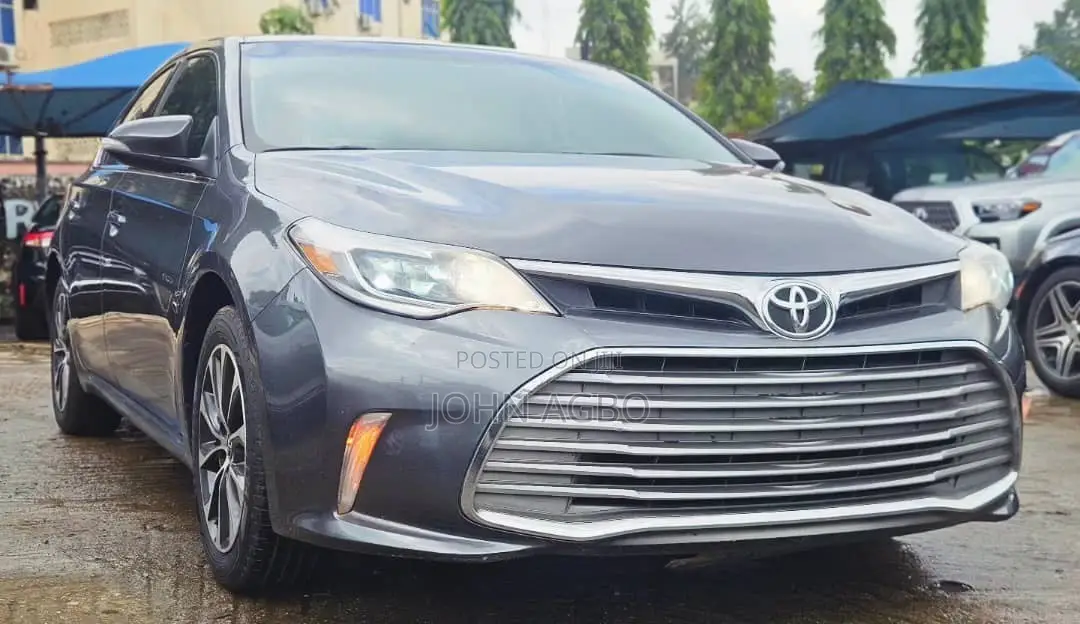 Toyota Avalon XLE Plus FWD Sedan (3.6L 6cyl 6A) 2016 Gray