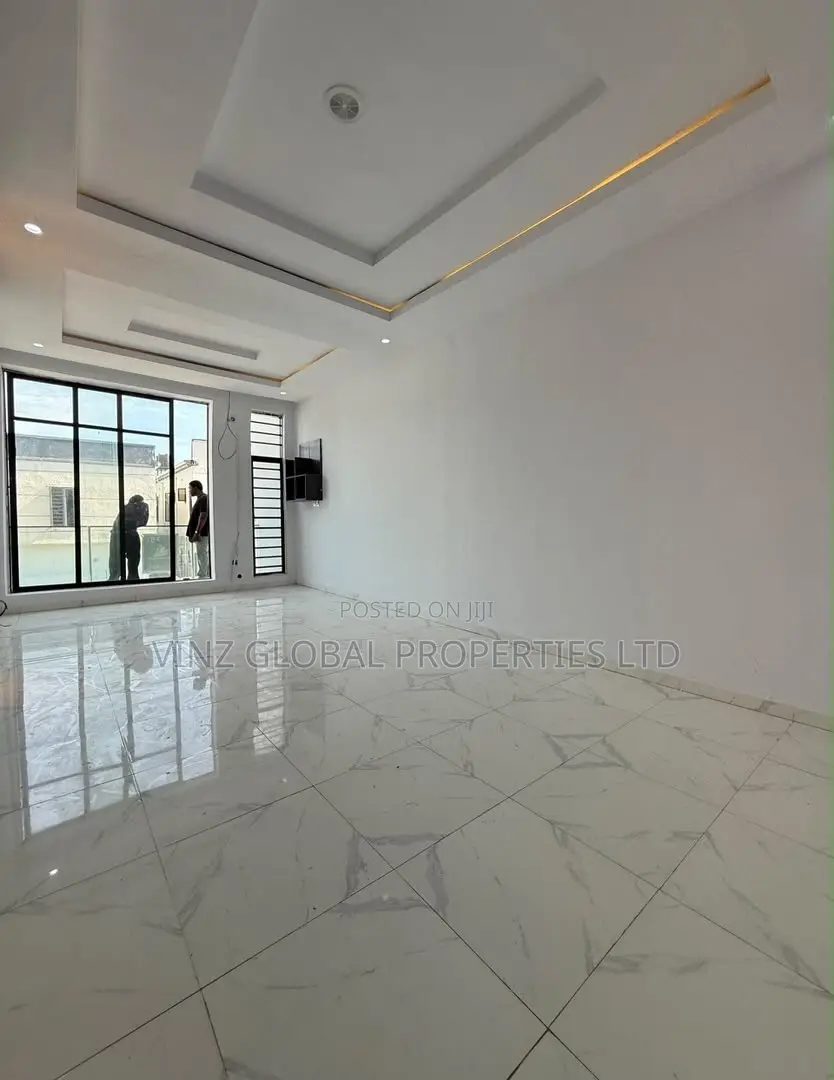 3bdrm Duplex in Lekki for rent
