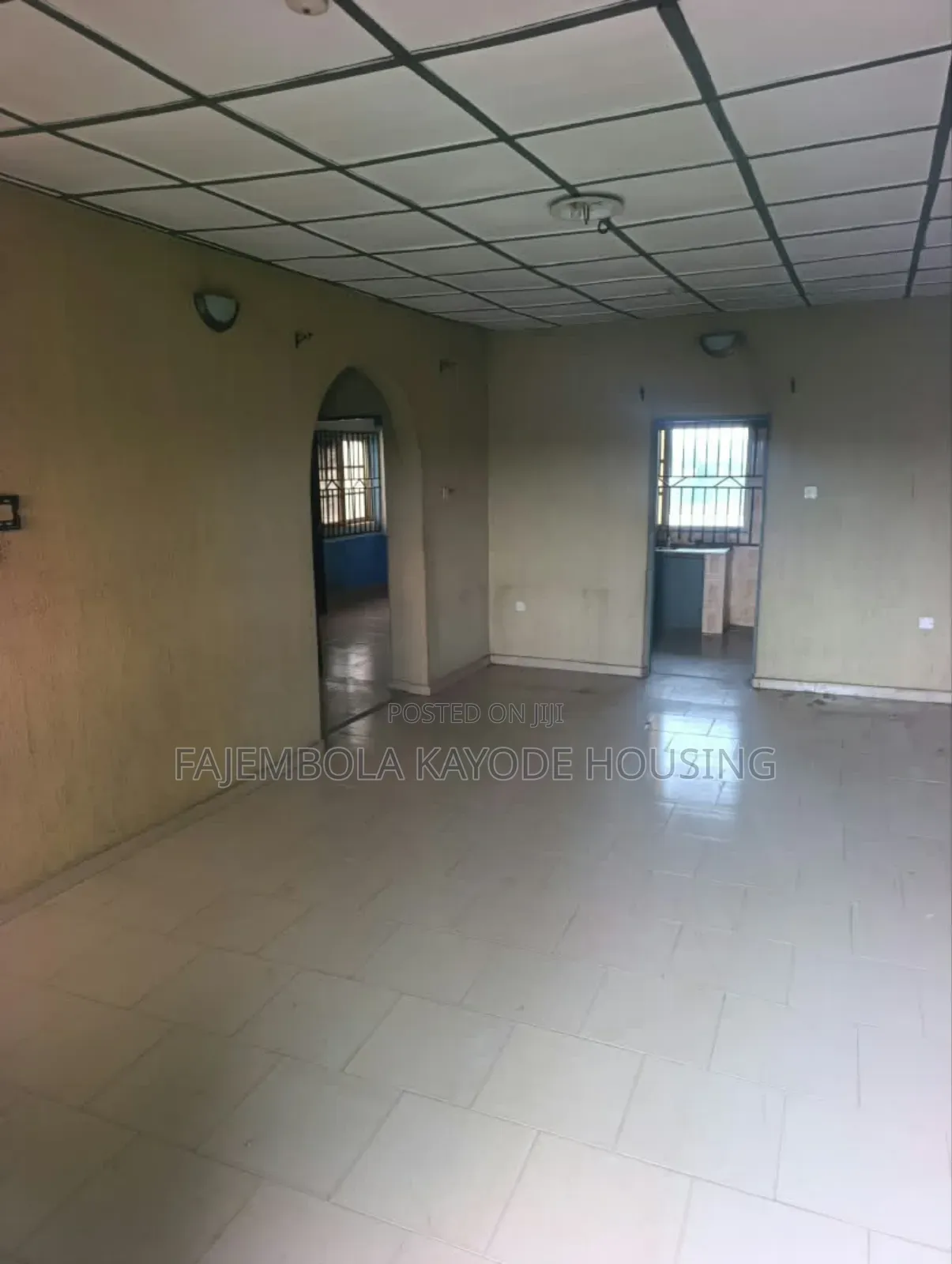 3bdrm Block of Flats in Kobiowu, Alakia for rent