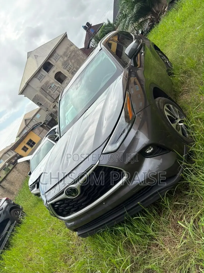Toyota Highlander XLE AWD 2023 Gray