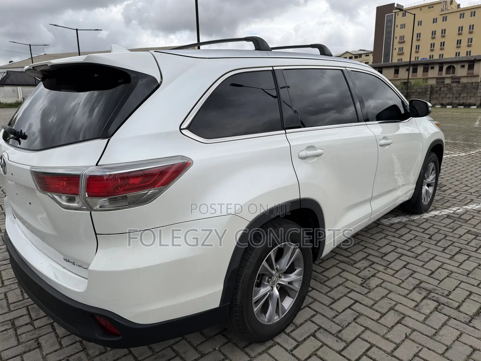 Toyota Highlander XLE 4dr SUV AWD (3.5L 6cyl 6A) 2015 White