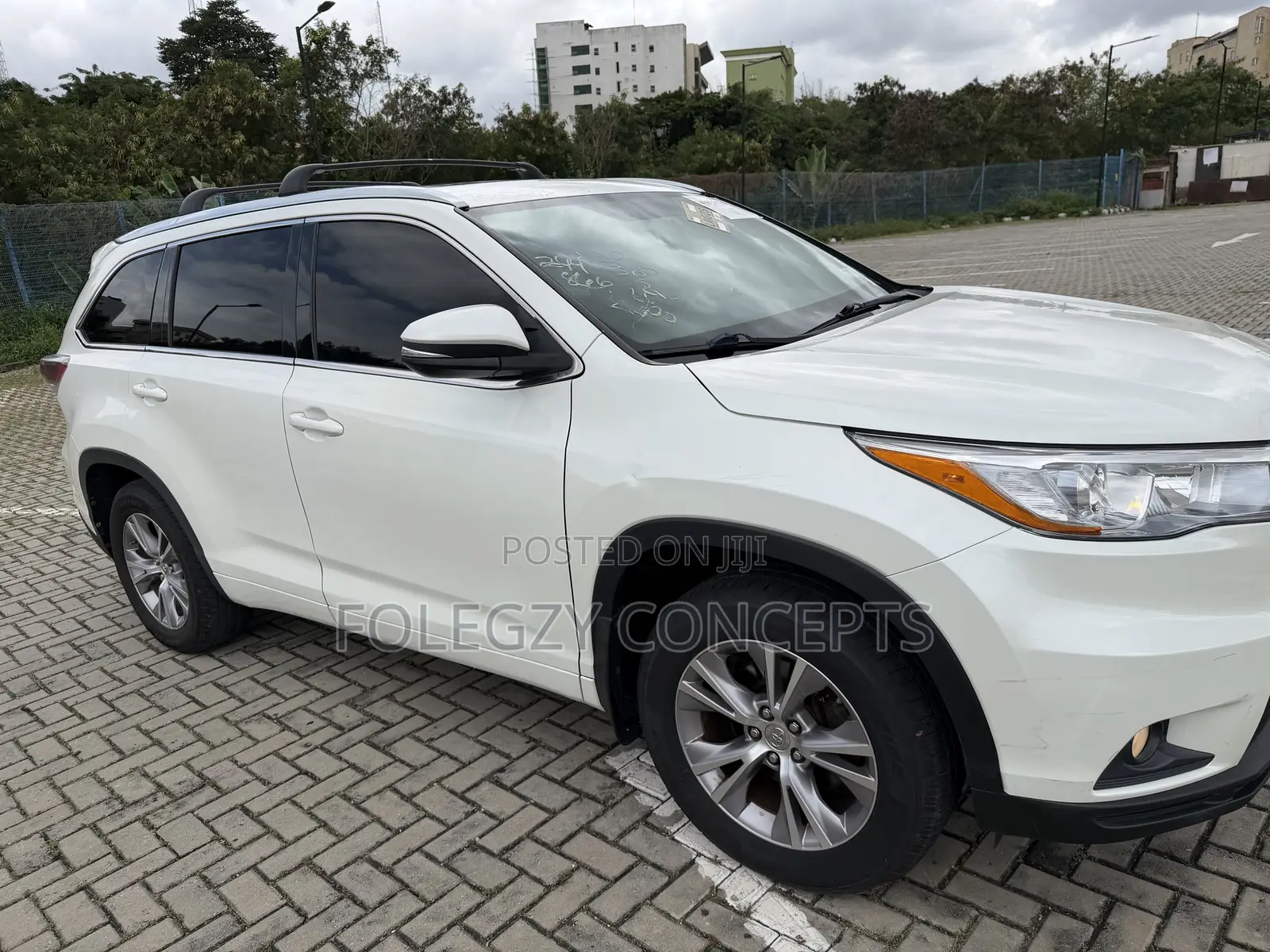 Toyota Highlander XLE 4dr SUV AWD (3.5L 6cyl 6A) 2015 White