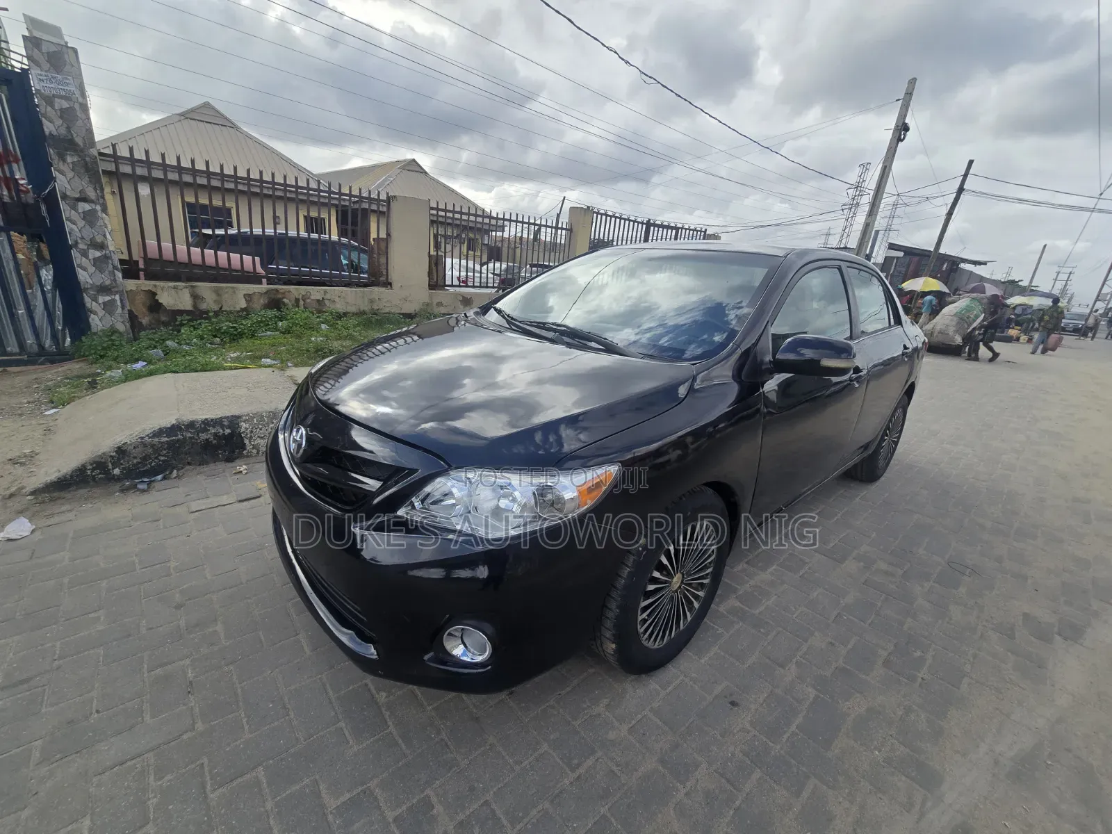 Toyota Corolla LE 4dr Sedan (1.8L 4cyl 4A) 2013 Black