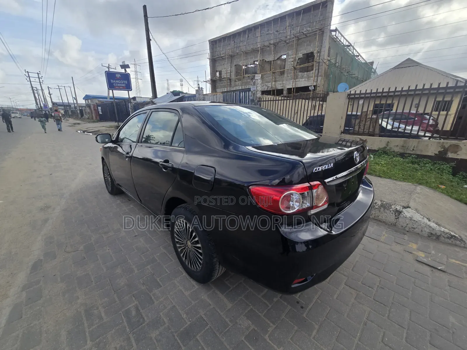 Toyota Corolla LE 4dr Sedan (1.8L 4cyl 4A) 2013 Black