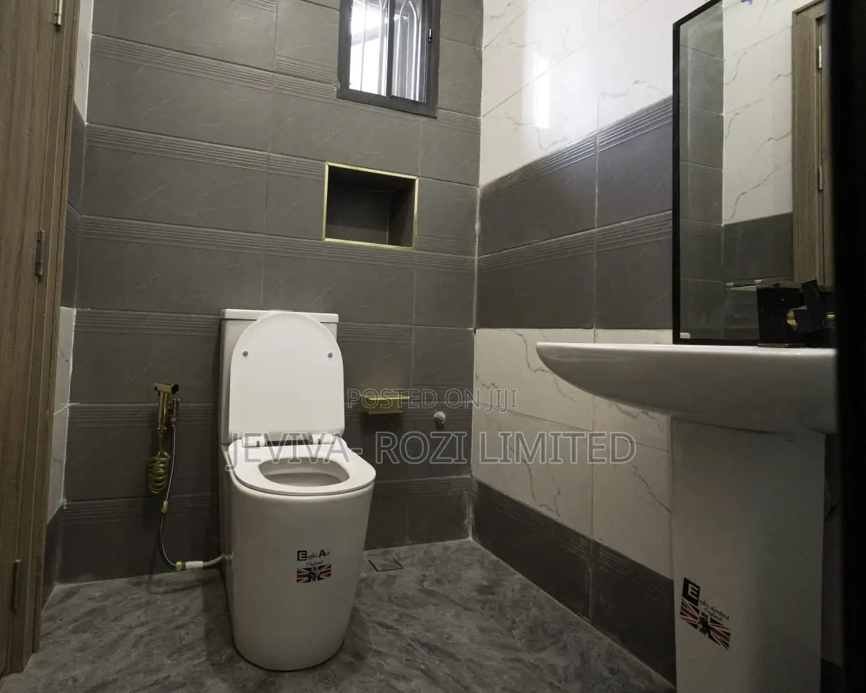 5bdrm Duplex in Mbora for rent