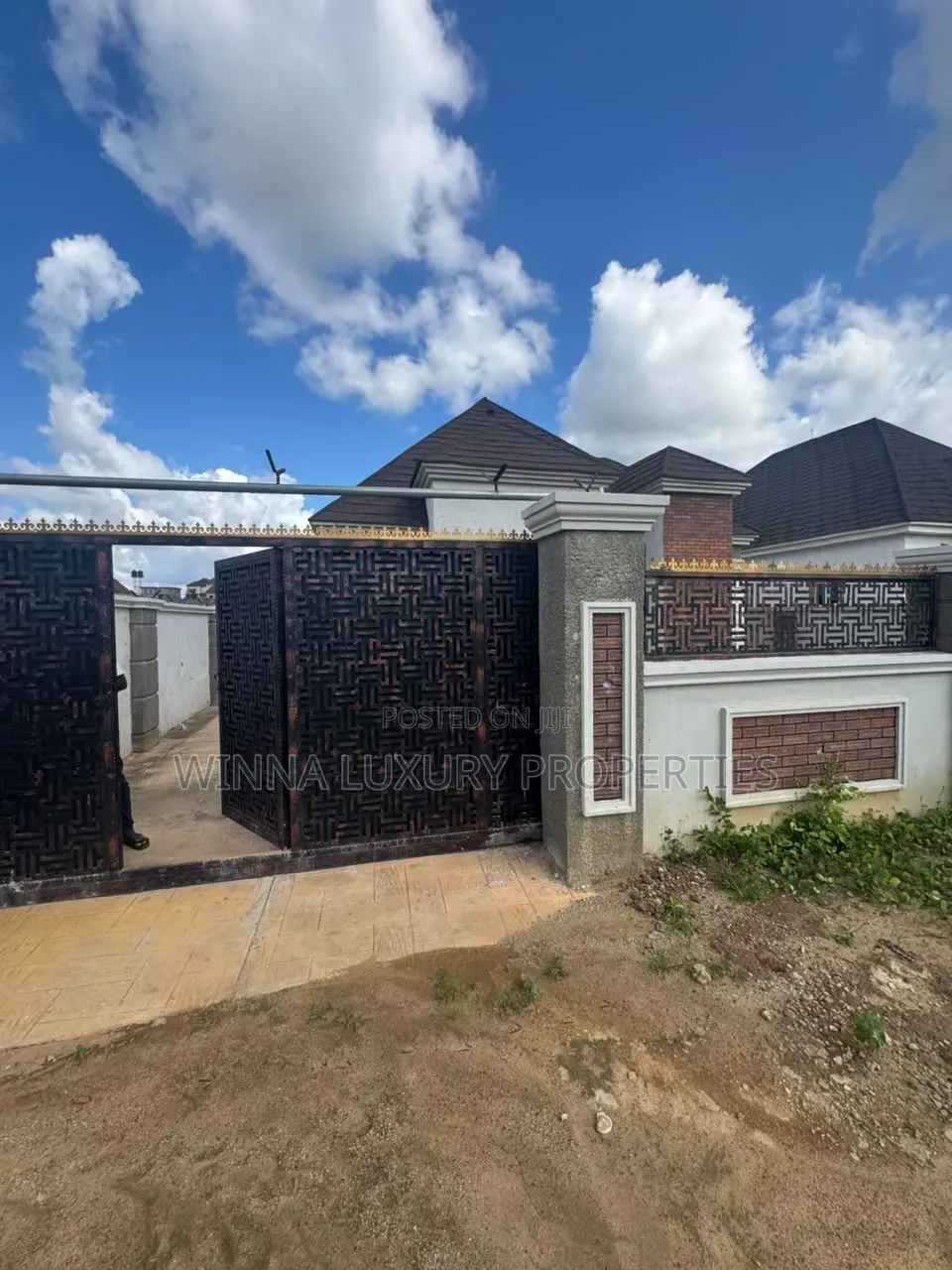 3bdrm Bungalow in Pyakasa Axis for sale