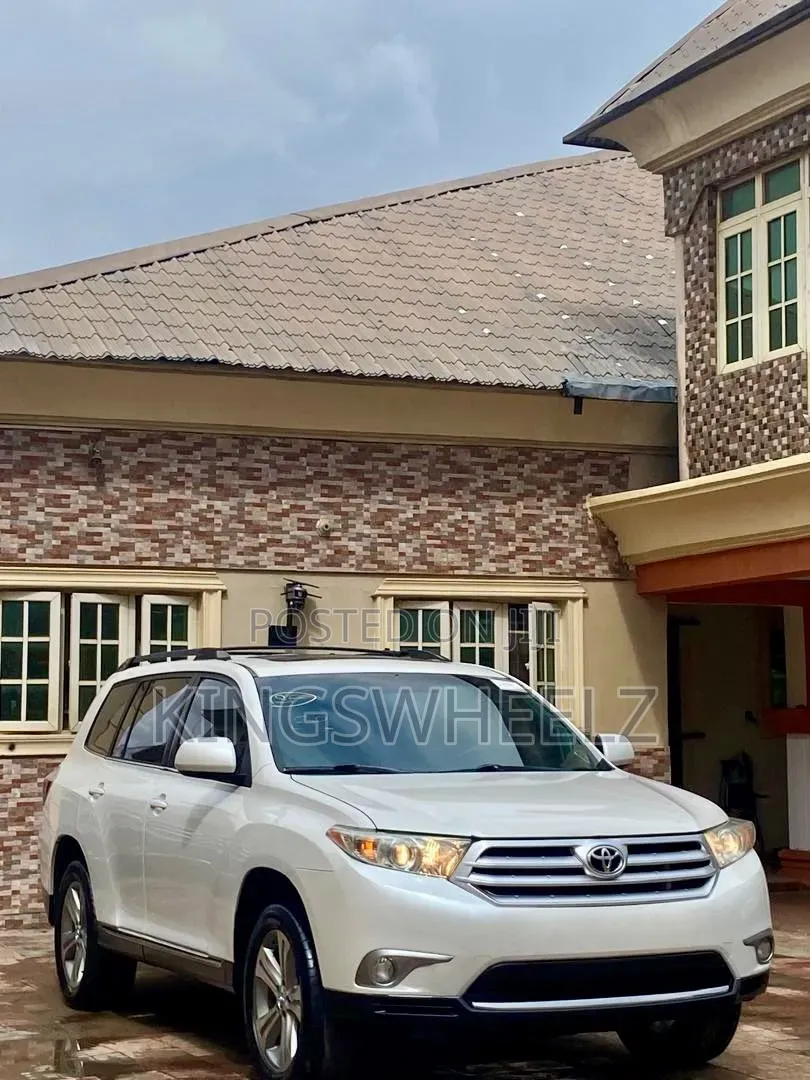 Toyota Highlander SE 3.5L 4WD 2013 White